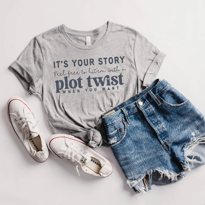 Plot Twist GRAPHIC TEE